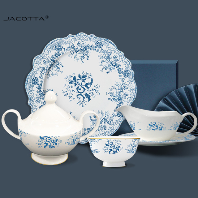 18 Piece Porcelain Dinner Set